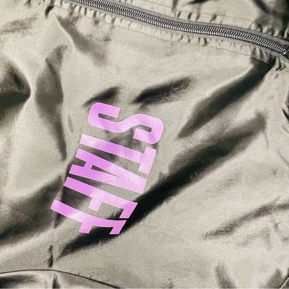 Justin Bieber Purpose Tour Staff Satin Bomber Jacket Size large Black Purple - Picture 2 of 5